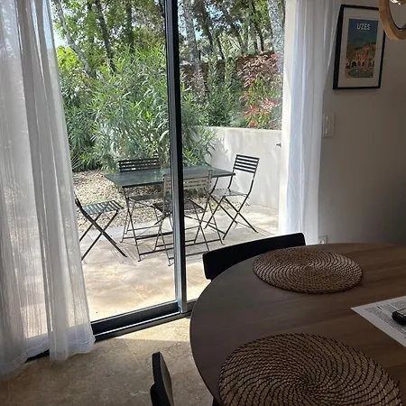 à 10 Min Du Centre D'uzès Appartamento